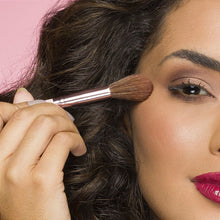 Carregar imagem no visualizador da galeria, PINCEL PARA ILUMINADOR - NINA MAKEUP
